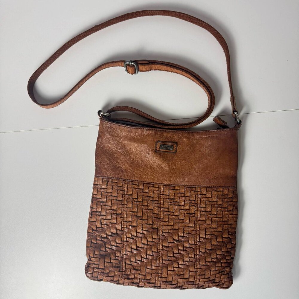 Elegant Tan Woven Leather Crossbody Bag